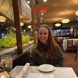 Meet your Posher, Lauren